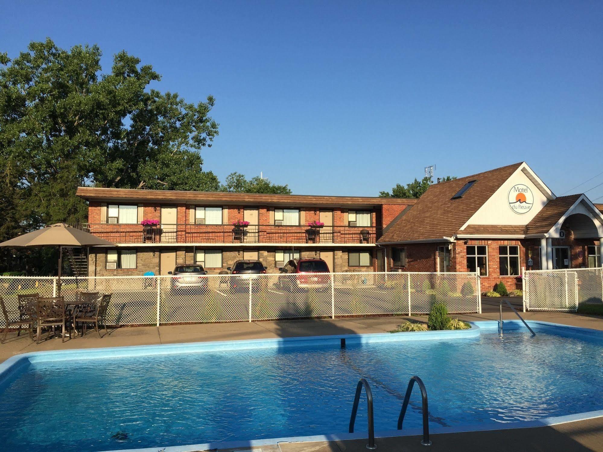 Motel Du Fleuve Brossard Exteriér fotografie