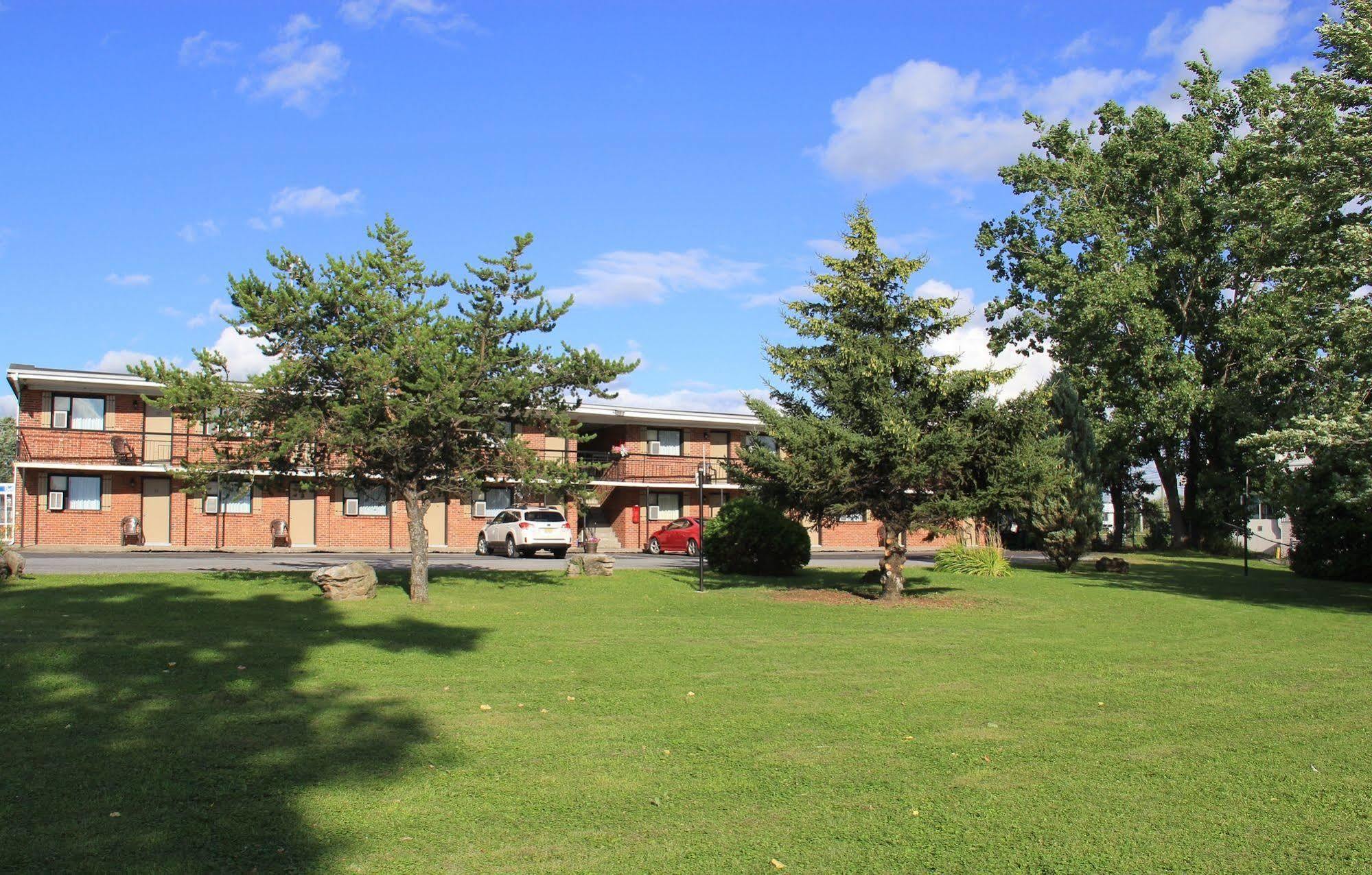 Motel Du Fleuve Brossard Exteriér fotografie